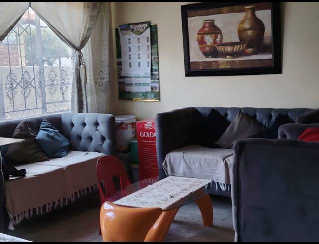3 BEDROOM HOUSE FOR SALE IN SERALENG